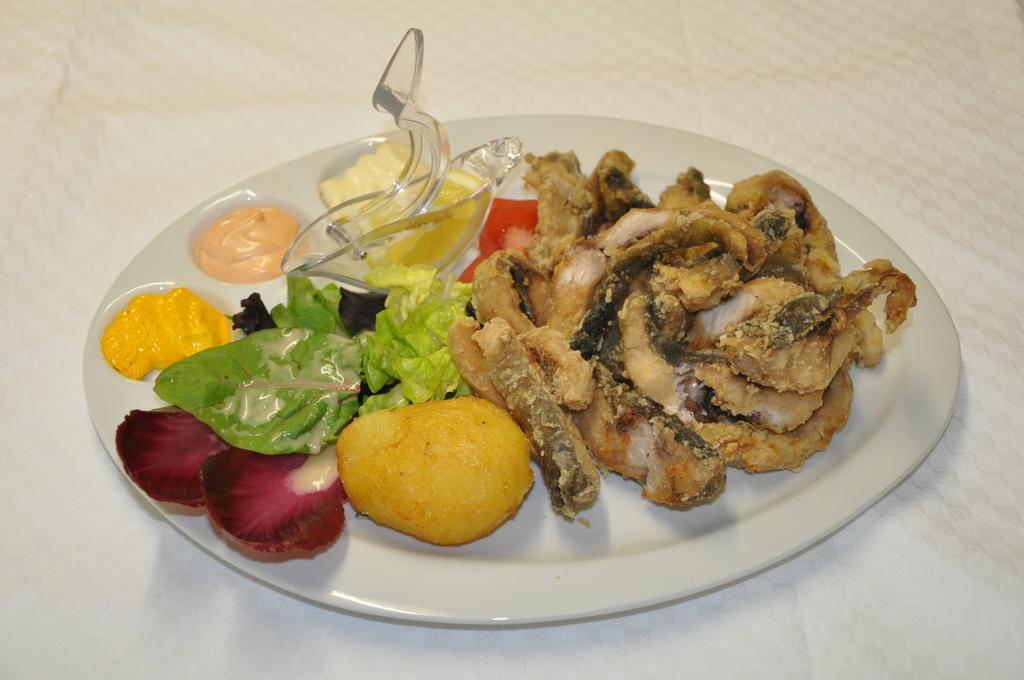 Le Relais De La Vallee Hotel Hyèvre-Paroisse