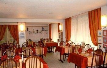 Le Relais De La Vallee 3*